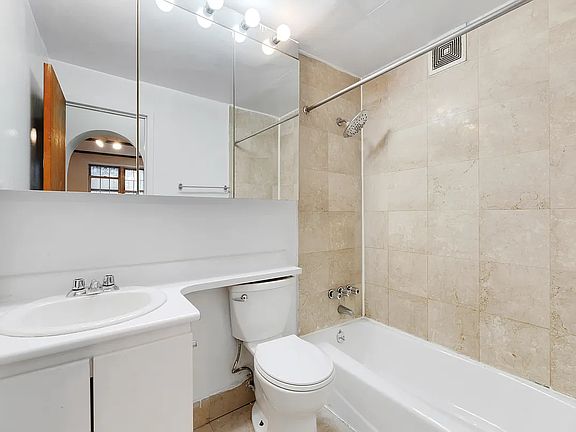 3rd image of 224 Sullivan St APT D41