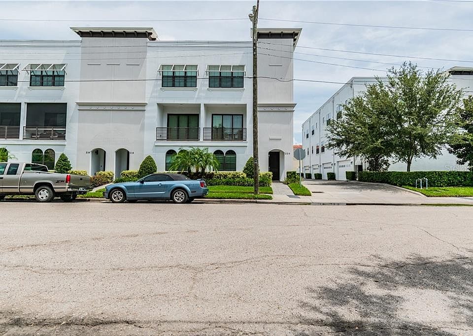 1st image of 220 S Audubon Ave