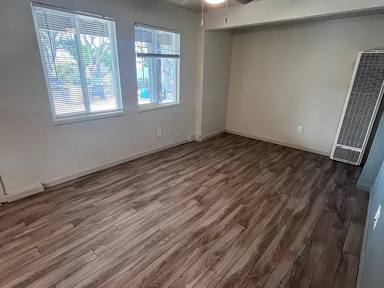 553-557 Silver Strand Blvd — Photo 1