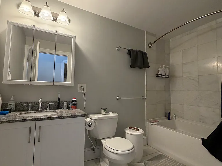 498 E Broadway #1 — Photo 13
