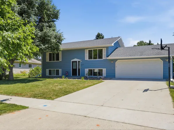 2832 Westgate Dr S, Fargo, ND 58103