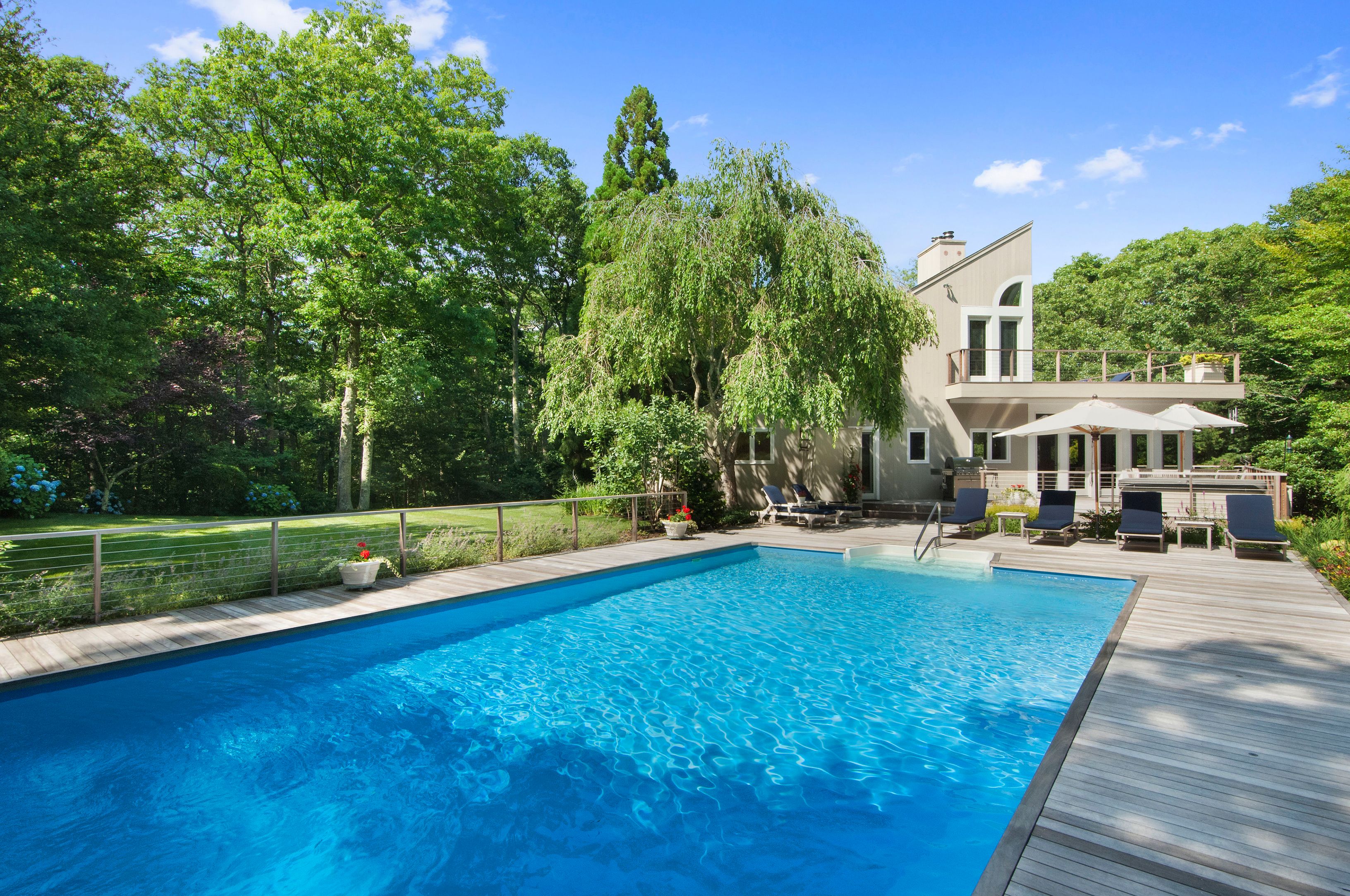 19 Bell Pl in Amagansett Out East