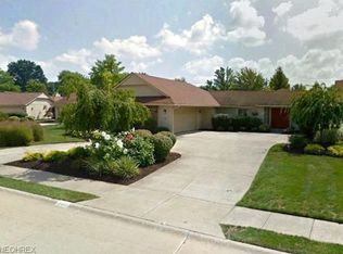 21439 Oak Bark Trl, Strongsville, OH