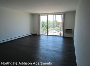 900 N Rohlwing Rd, Addison, IL 60101