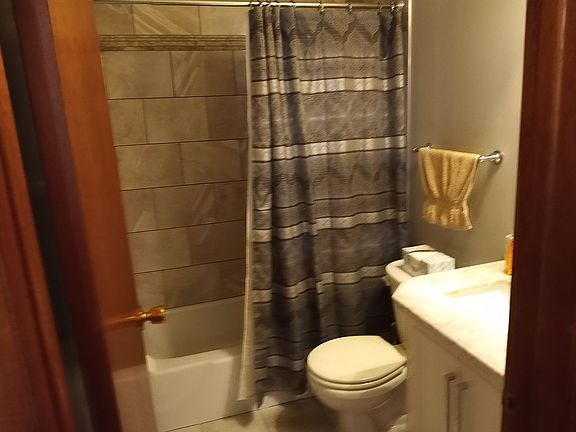 3rd image of 1221 Marwood Dr