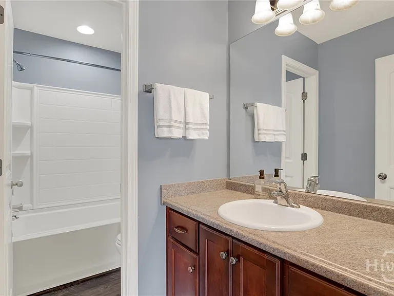 384 Manchester Ct — Photo 27