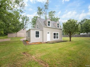 1721 1/2 W Holmes Rd, Lansing, MI 48910