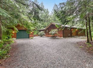 562 Sprague Valley Dr, Maple Falls, WA 98266