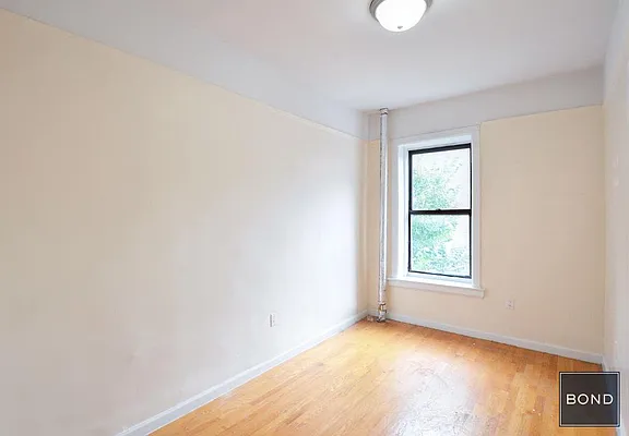 Rented by Bond New York | media 19