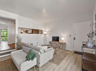 470 W 104th St UNIT C, Kansas City, MO 64114