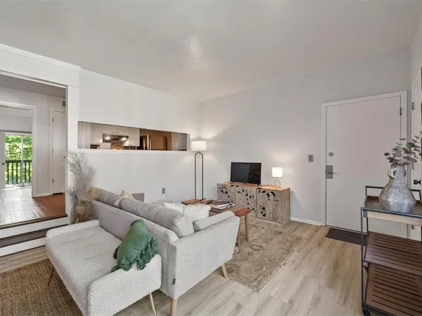 470 W 104th St Unit C, Kansas City, MO 64114