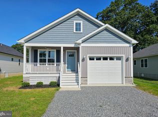 111 1st St, Colonial Beach, VA 22443