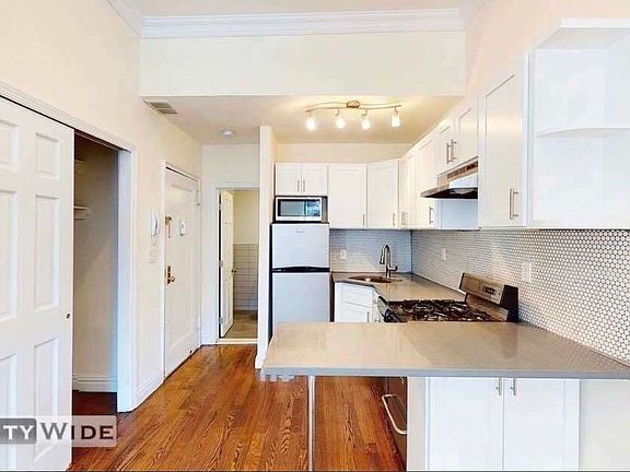 2nd image of 1570 2nd Ave #2H