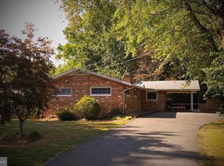 9920 Pinehurst Ave, Fairfax, VA 22030