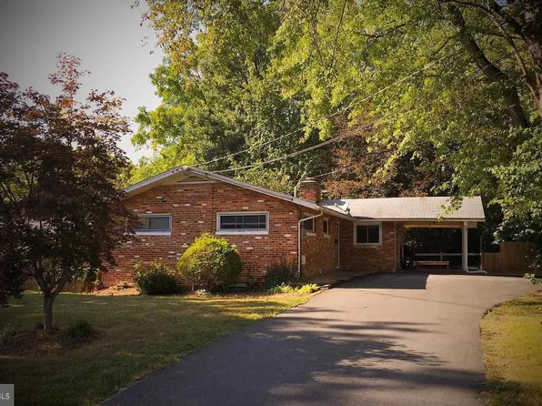 9920 Pinehurst Ave, Fairfax, VA 22030