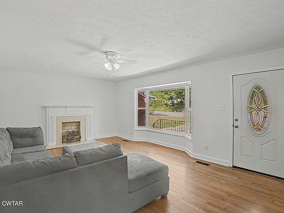 3rd image of 21 Covington St