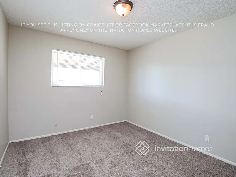 1249 E 8th St — Photo 12