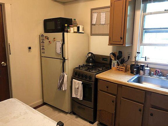 3rd image of 50 S Chestnut St #1B