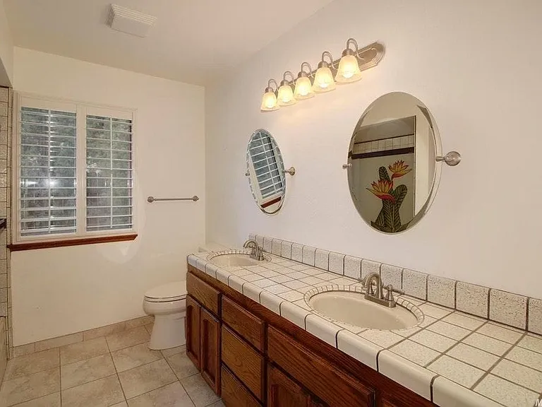 1807 Blue Jay Dr — Photo 12