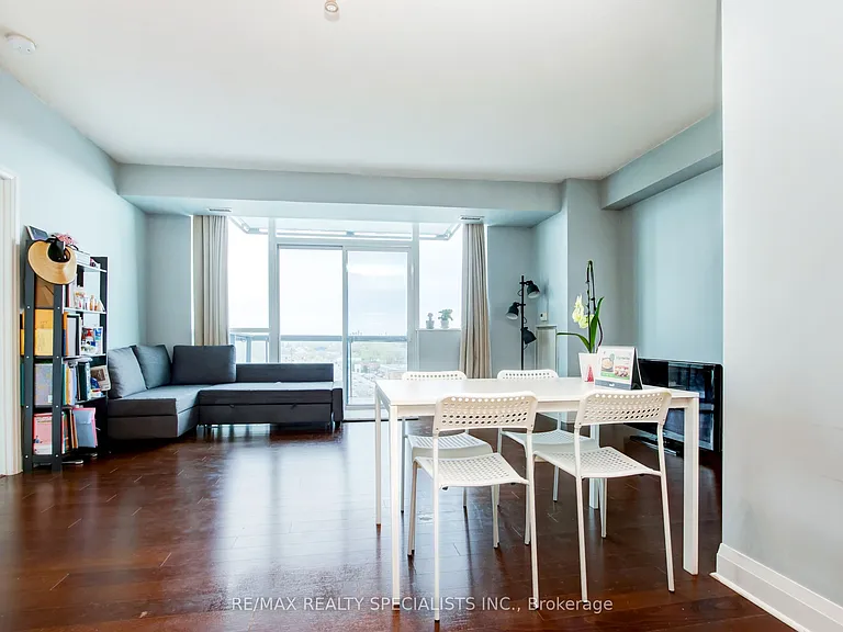 1 Hurontario St #1005 — Photo 9