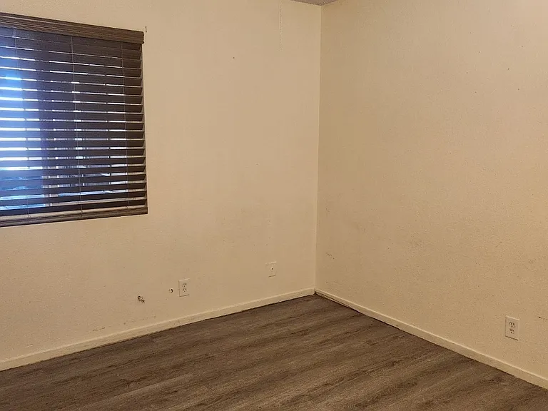 4814 E Harmon Ave — Photo 10