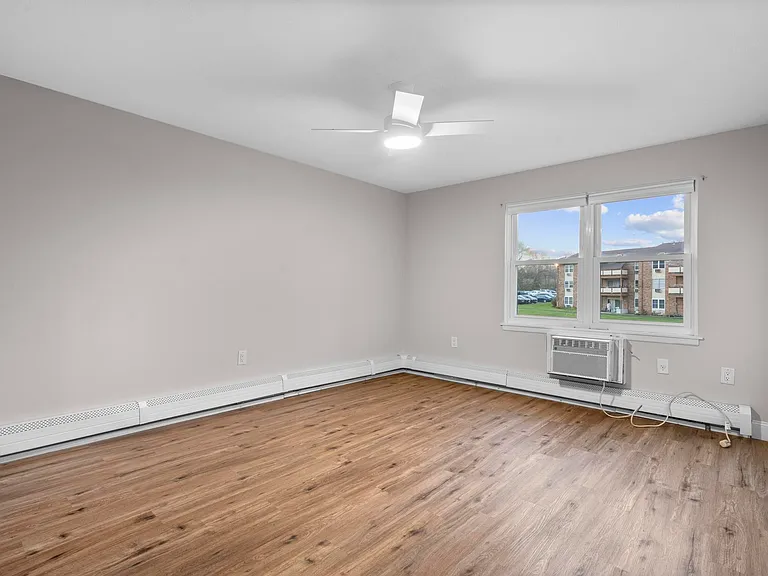 45 Jefferson Rd #1-7 — Photo 4