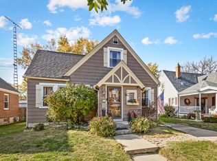 540 Lavoie Ave, Elgin, IL 60120