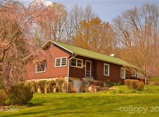 922 Jeter Mountain Rd, Hendersonville, NC 28739