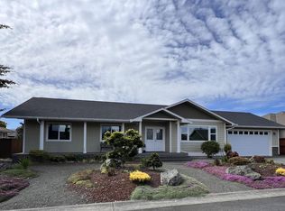 51 Nesting Pl, Sequim, WA 98382