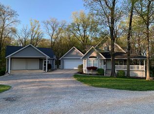 2914 Woodland Ln, Marine, IL 62061