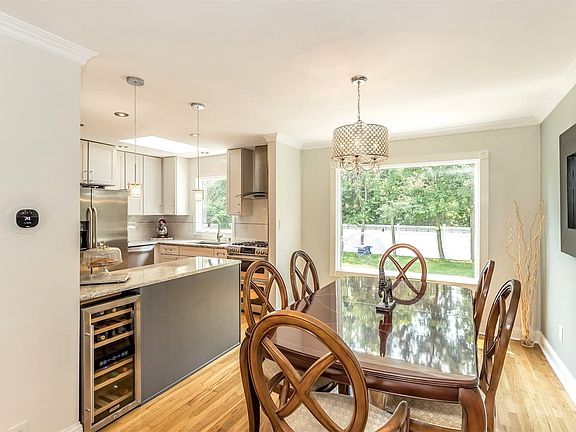 5th image of 102 Colony Ln
