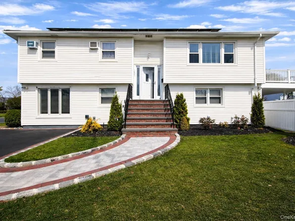 1827 Gerald Avenue, East Meadow, NY 11554