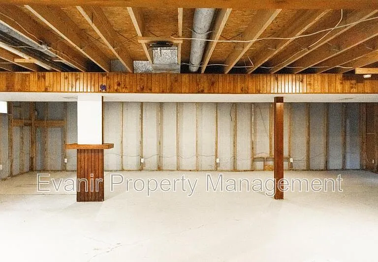 113 Brittany Ln — Photo 32