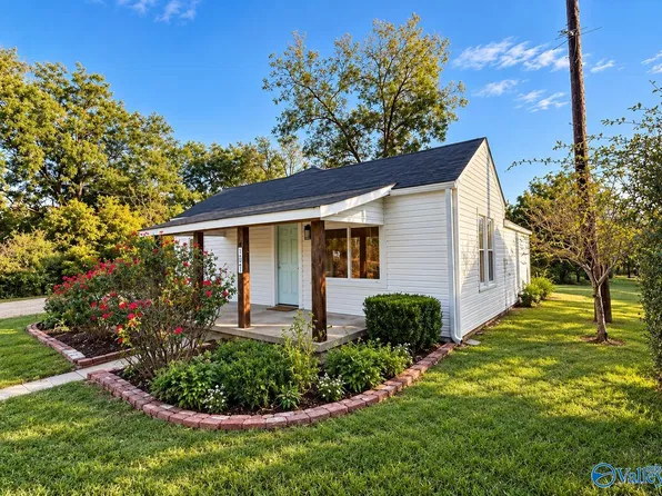 108 Haig St SW, Hartselle, AL 35640