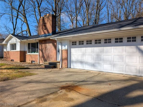 868 Eastview Ave, Wadsworth, OH 44281