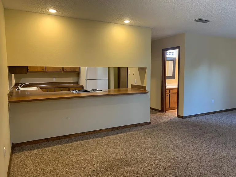 417 Innsdale Ter — Photo 2