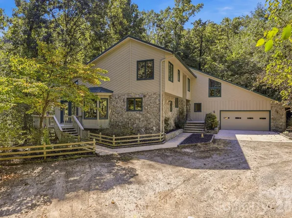 124 Moss Hill Ln, Lake Lure, NC 28746