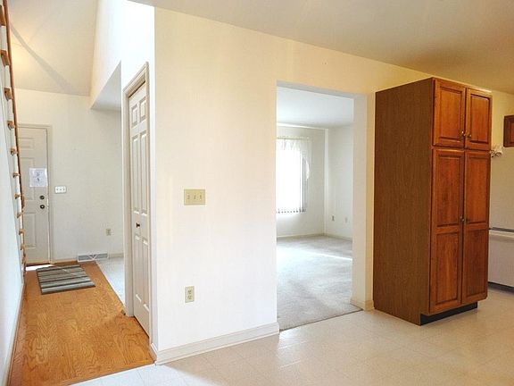 Foyer & Living Room