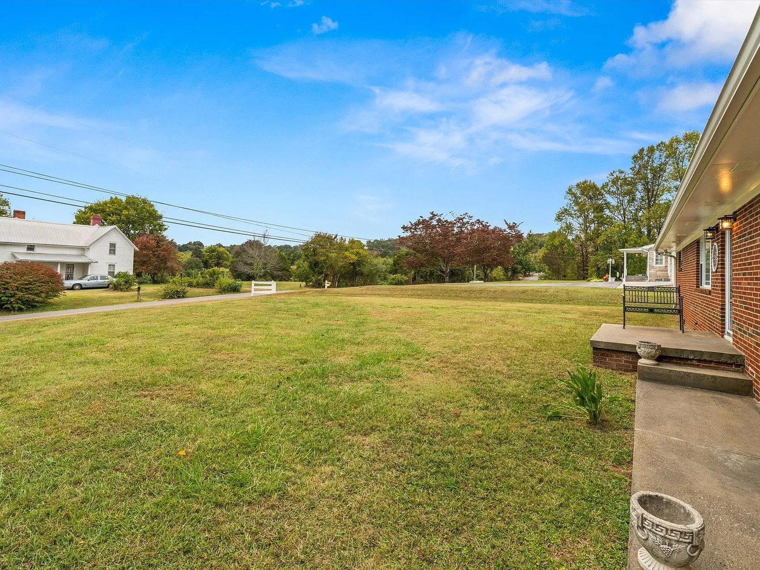 3 bed, 1.5 bath, 1540 sqft, $1,950 — Photo 3
