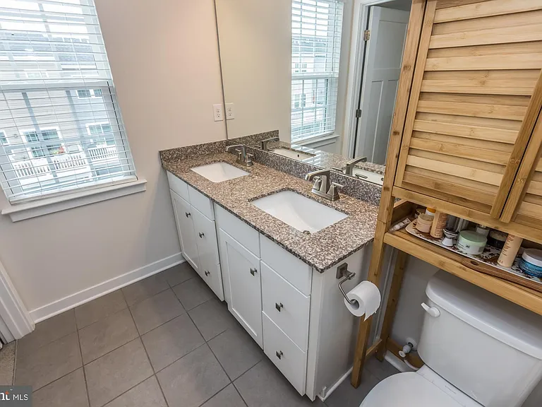 225 S Adams St — Photo 18