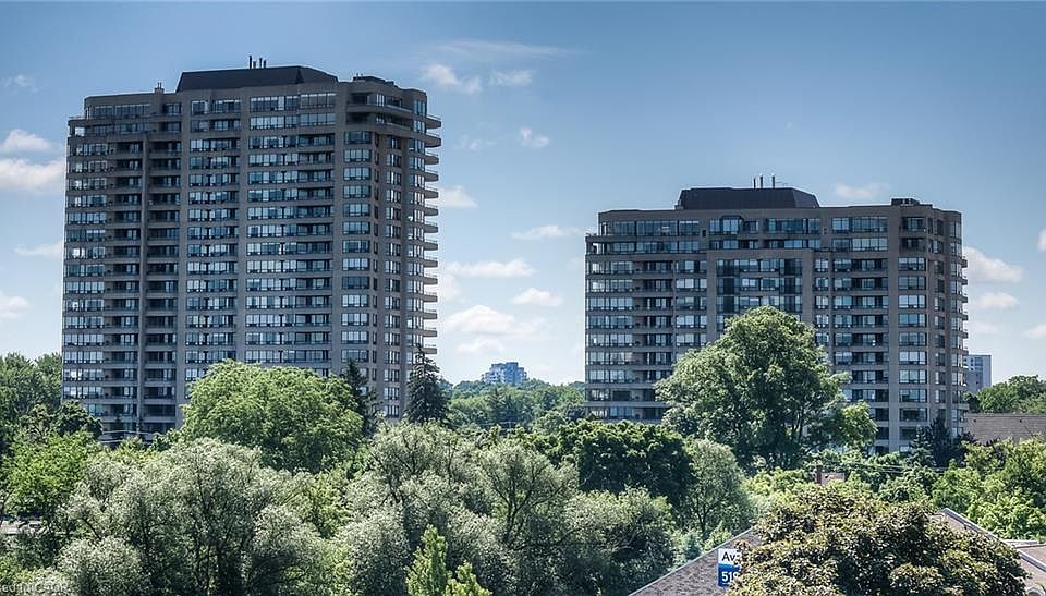 1st image of 4 Willow St #1104