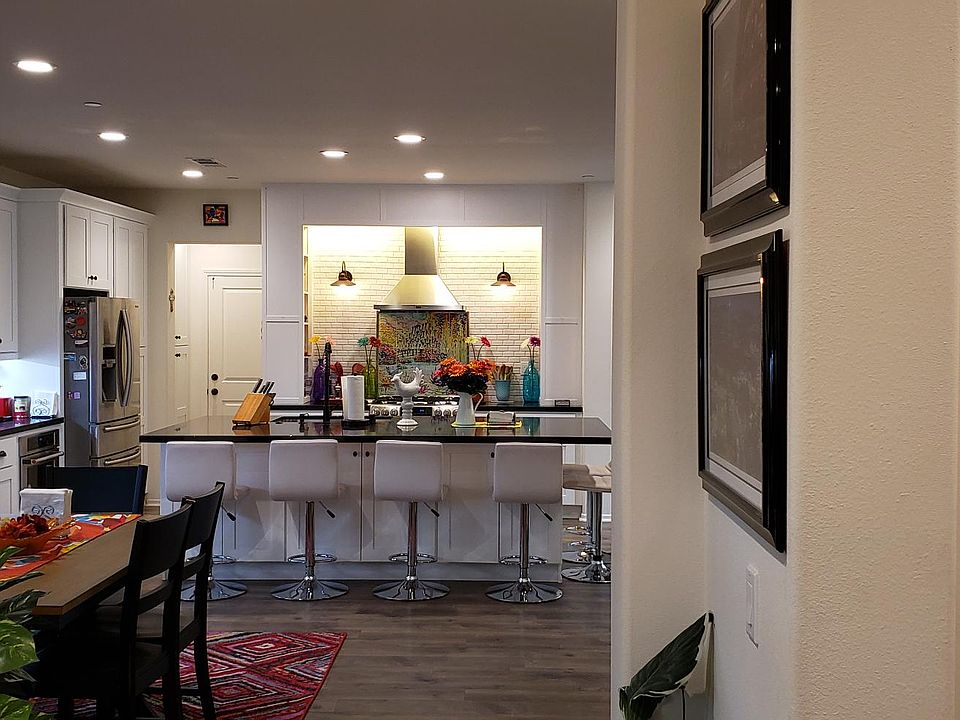 1st image of 3140 E La Avenida Dr