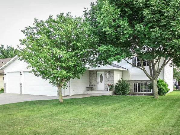 717 Ochotto Lake Dr, Avon, MN 56310