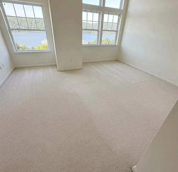 213 Riverview Dr — Photo 7