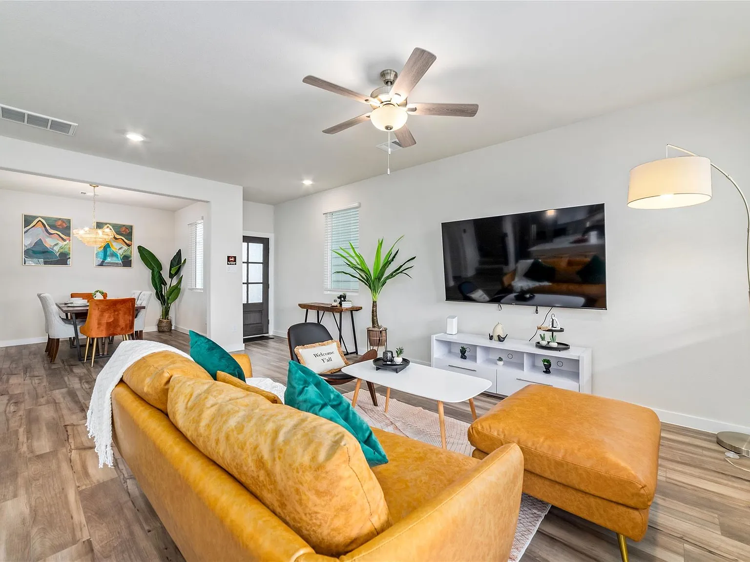 4 bed, 2.5 bath, 1989 sqft, $2,700 — Photo 4