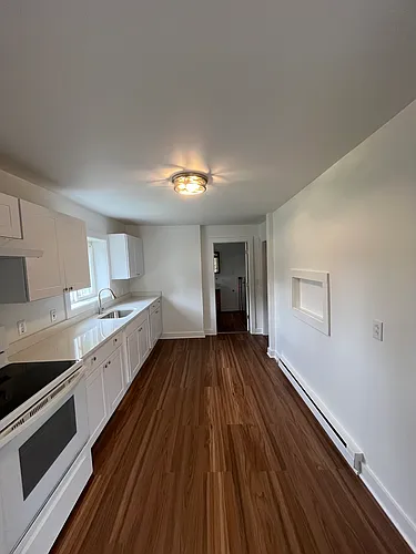 7 Russell Ave Photo 1