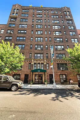 Rented by Compass | media 9