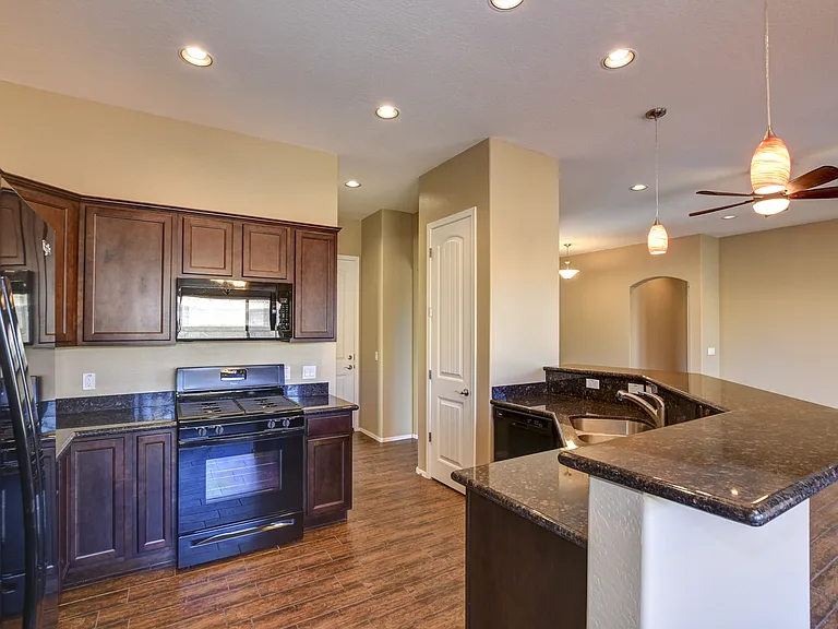 4844 N Salem Pl — Photo 9