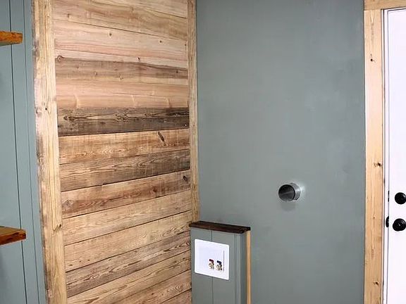 4th image of 65 Evans St