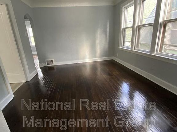 4th image of 15920 Turner Ave Unit 1